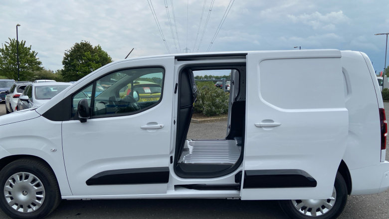 Vauxhall Combo Cargo Combo Xl Electric 100kW Pro 52kWh H1 Van Auto